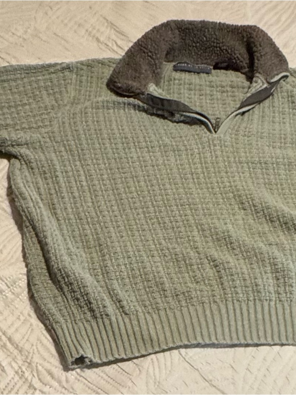 Oscar de la Renta Olive Green Half-Zip Sweater with Dark Contrast Collar Size XL